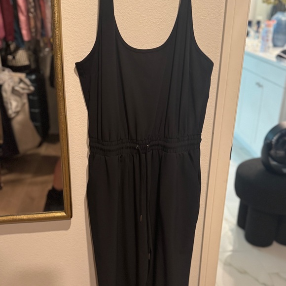 Abercrombie & Fitch sleeveless solid Black pant Jumpsuit Romper L - Picture 1 of 8